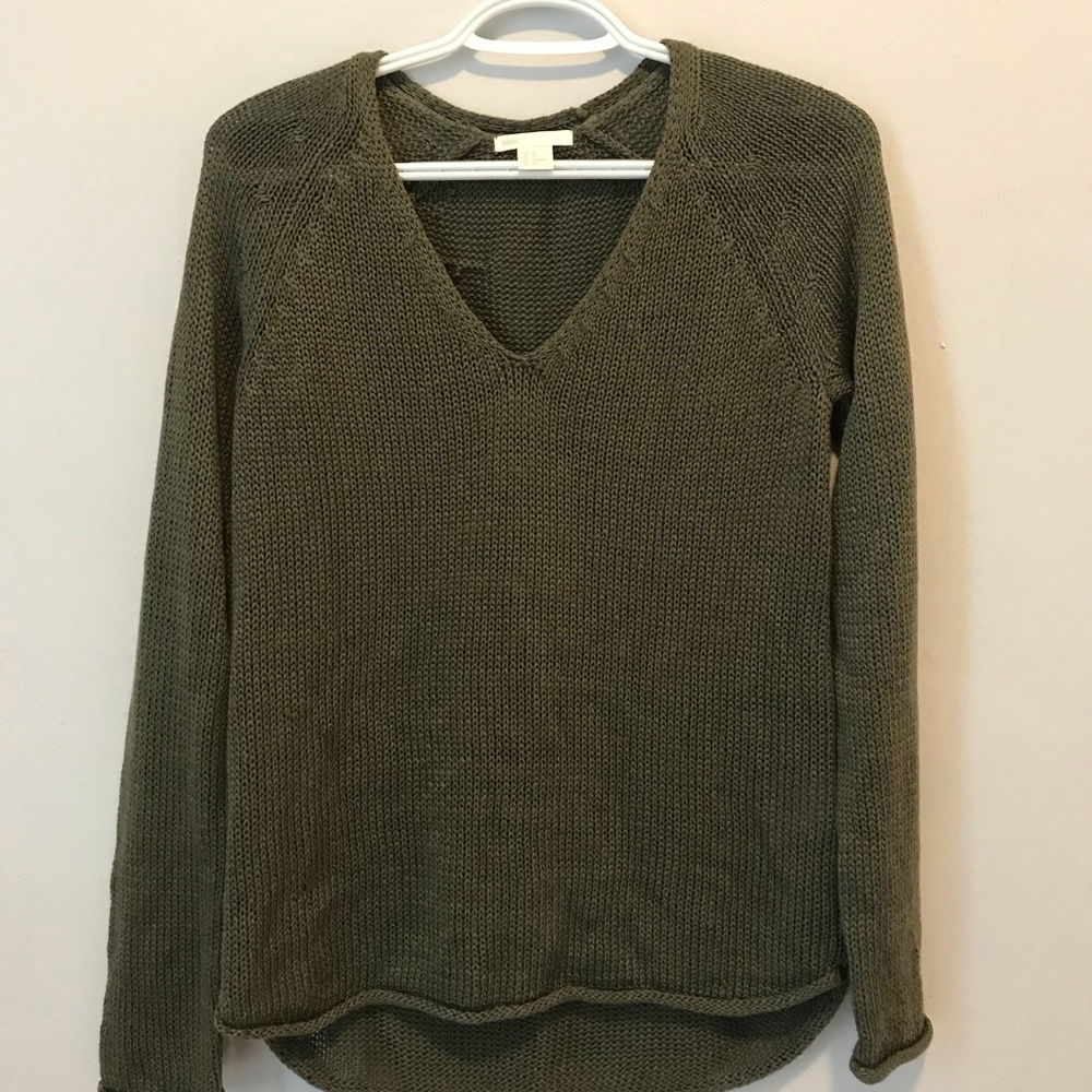 HM olive green v-neck sweater